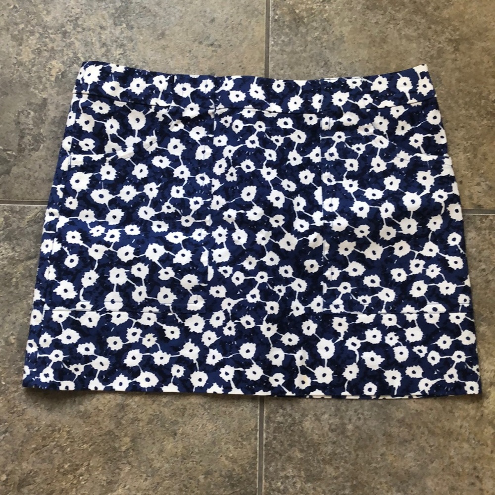 Floral mini skirt